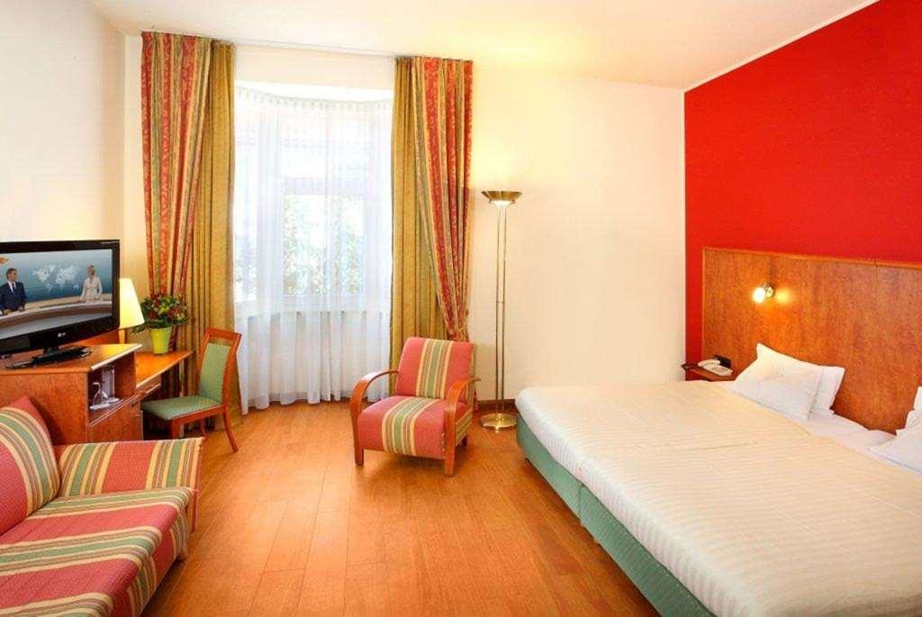 1, 2, Sleep Boardinghouse Unterschleissheim Zentrum Pokoj fotografie