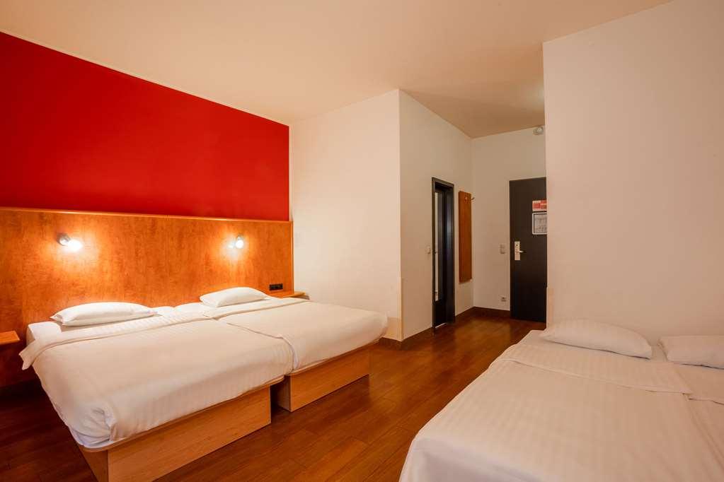 1, 2, Sleep Boardinghouse Unterschleissheim Zentrum Pokoj fotografie